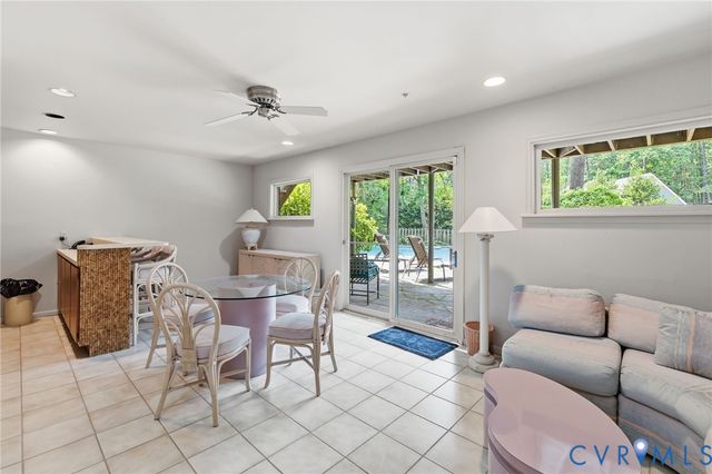 314 Berwickshire Dr, Henrico, VA 23229