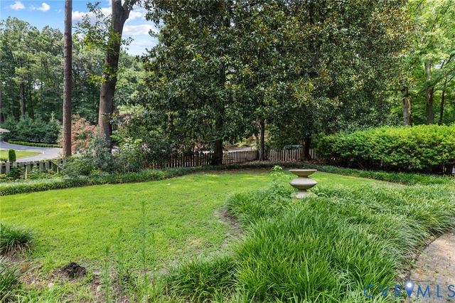 314 Berwickshire Dr, Henrico, VA 23229
