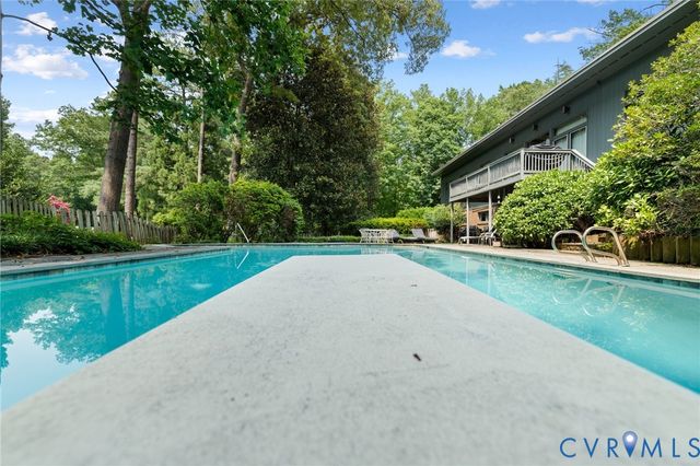 314 Berwickshire Dr, Henrico, VA 23229