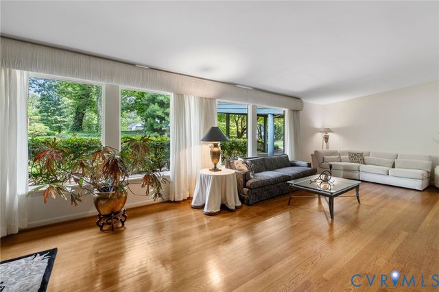 314 Berwickshire Dr, Henrico, VA 23229