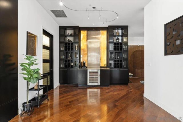 950 6Th Ave 432, San Diego, CA 92101