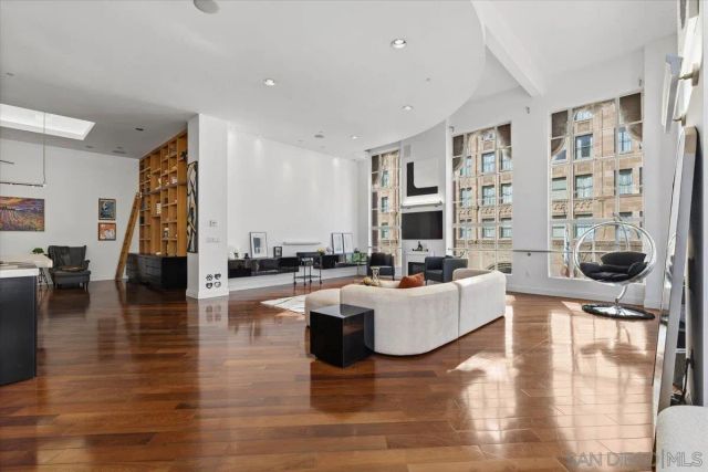 950 6Th Ave 432, San Diego, CA 92101