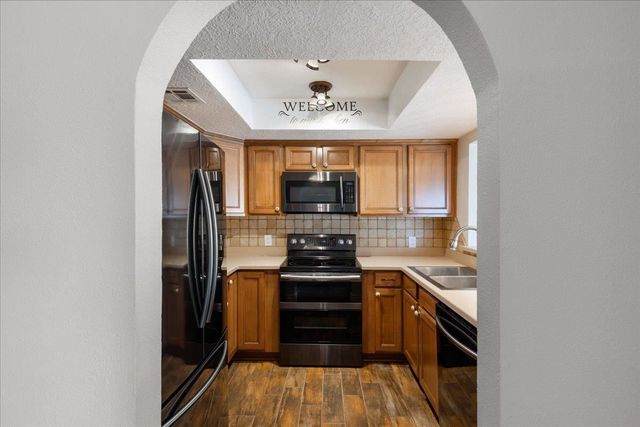 6827 SW Fenwick, Lawton, OK 73505