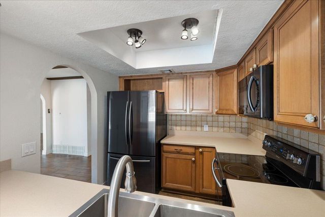 6827 SW Fenwick, Lawton, OK 73505