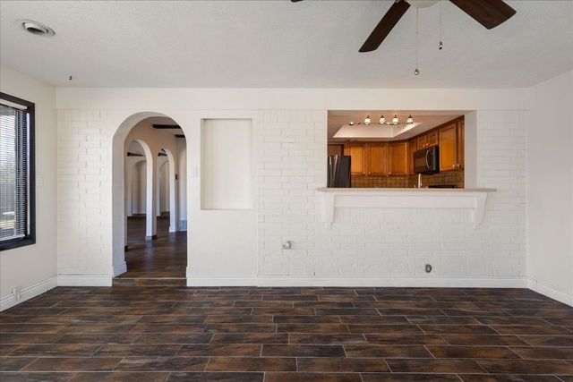 6827 SW Fenwick, Lawton, OK 73505