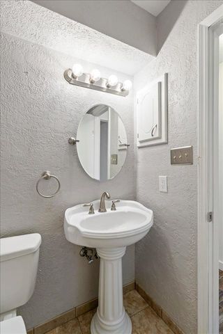 6827 SW Fenwick, Lawton, OK 73505