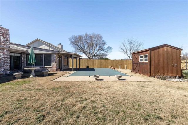 6827 SW Fenwick, Lawton, OK 73505