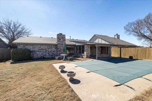 6827 SW Fenwick, Lawton, OK 73505