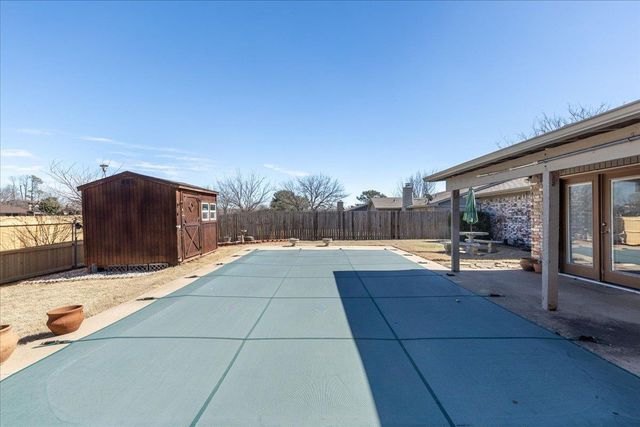 6827 SW Fenwick, Lawton, OK 73505