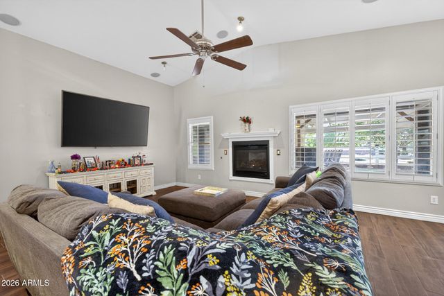 2830 W HARVEST GROVES Lane, Phoenix, AZ 85041