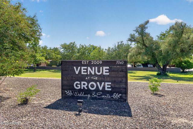 2830 W HARVEST GROVES Lane, Phoenix, AZ 85041