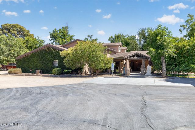 2830 W HARVEST GROVES Lane, Phoenix, AZ 85041