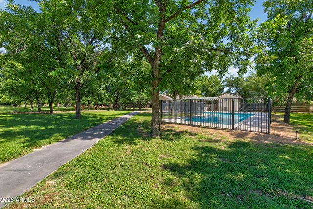 2830 W HARVEST GROVES Lane, Phoenix, AZ 85041