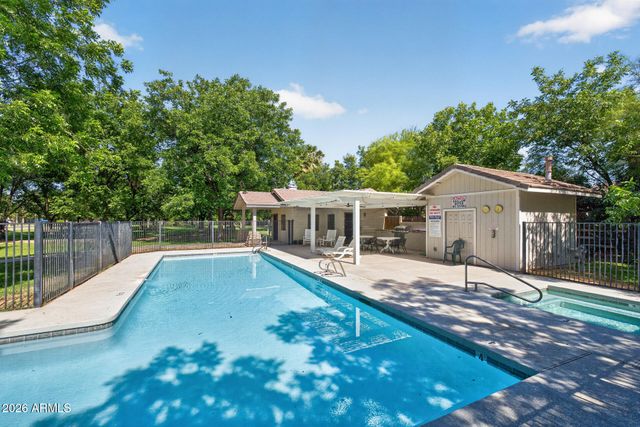 2830 W HARVEST GROVES Lane, Phoenix, AZ 85041