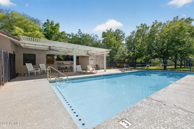 2830 W HARVEST GROVES Lane, Phoenix, AZ 85041