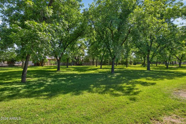 2830 W HARVEST GROVES Lane, Phoenix, AZ 85041