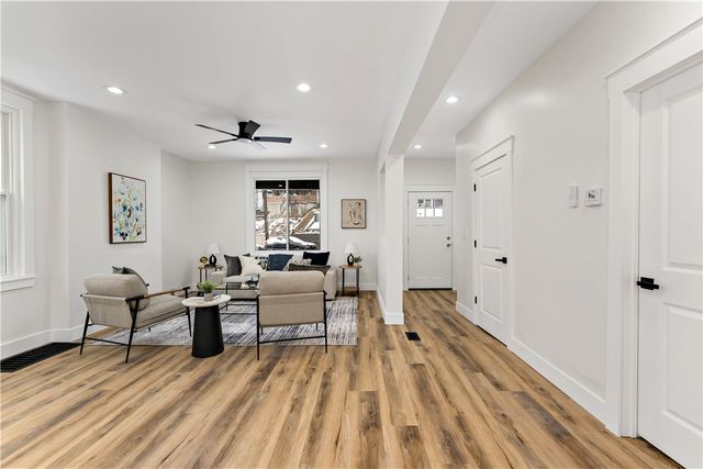 216 Natchez Street, Mt Washington, PA 15211