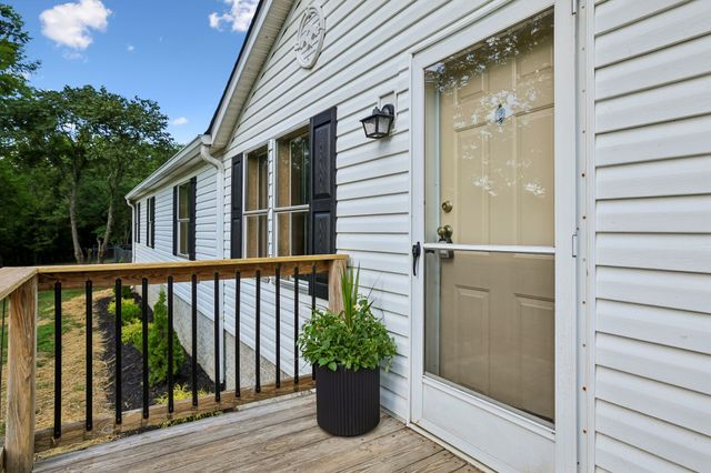 21 Vantrease Rd, Brush Creek, TN 38547