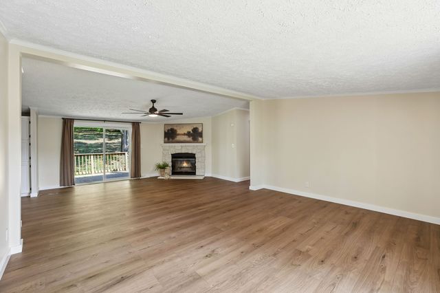 21 Vantrease Rd, Brush Creek, TN 38547