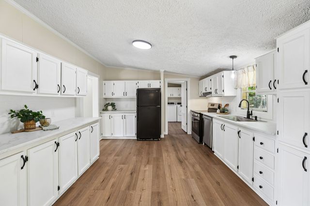 21 Vantrease Rd, Brush Creek, TN 38547