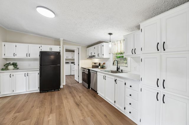 21 Vantrease Rd, Brush Creek, TN 38547