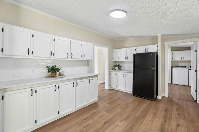 21 Vantrease Rd, Brush Creek, TN 38547