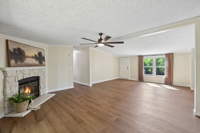 21 Vantrease Rd, Brush Creek, TN 38547