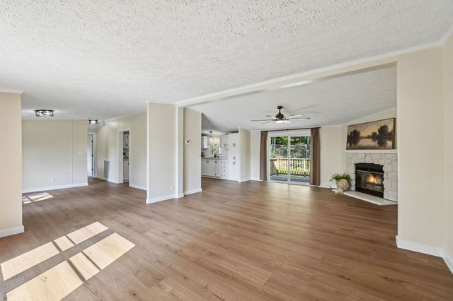 21 Vantrease Rd, Brush Creek, TN 38547
