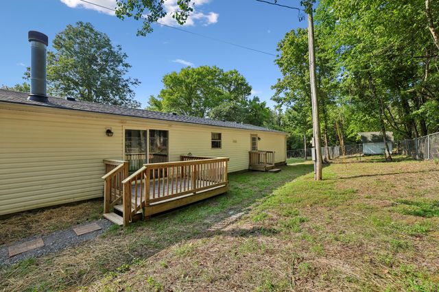 21 Vantrease Rd, Brush Creek, TN 38547