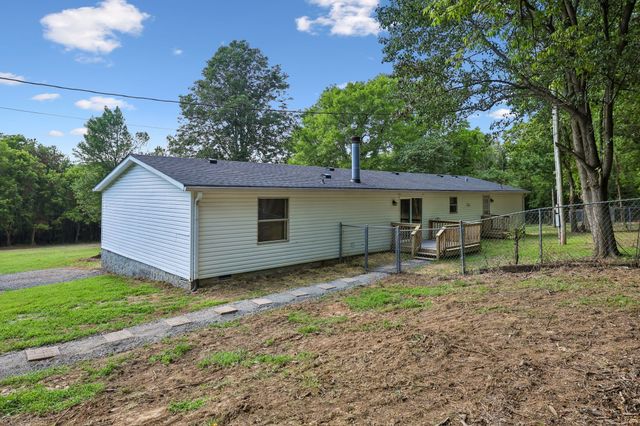 21 Vantrease Rd, Brush Creek, TN 38547