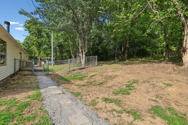 21 Vantrease Rd, Brush Creek, TN 38547