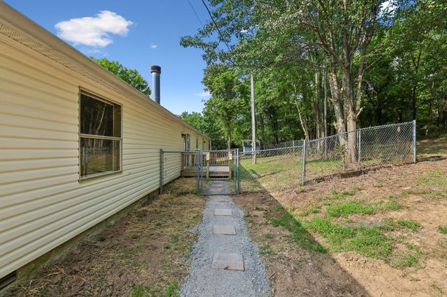 21 Vantrease Rd, Brush Creek, TN 38547