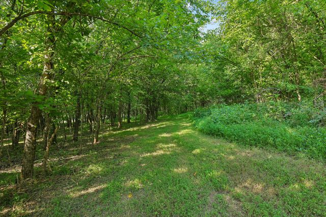 21 Vantrease Rd, Brush Creek, TN 38547