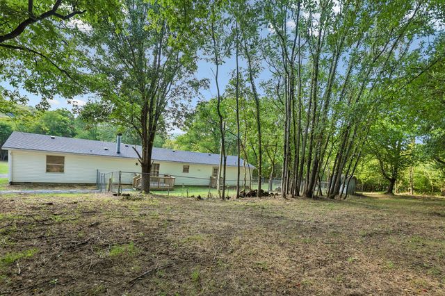 21 Vantrease Rd, Brush Creek, TN 38547