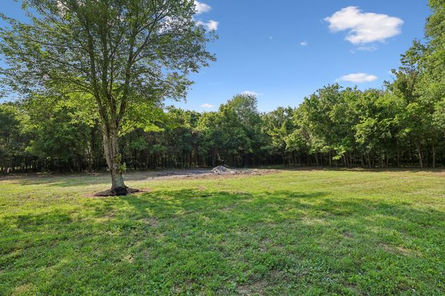 21 Vantrease Rd, Brush Creek, TN 38547