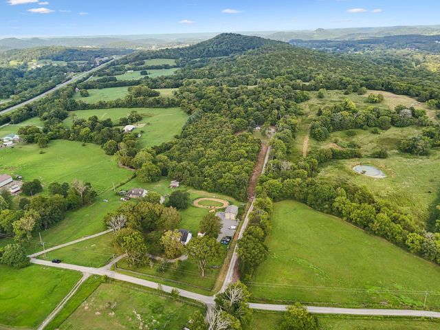 21 Vantrease Rd, Brush Creek, TN 38547