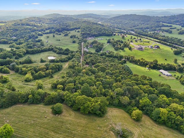 21 Vantrease Rd, Brush Creek, TN 38547