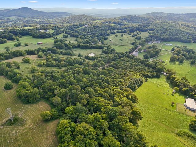 21 Vantrease Rd, Brush Creek, TN 38547