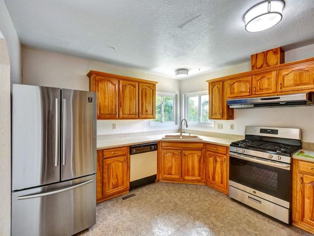 1164 Via Santa Paulo, Vista, CA 92081