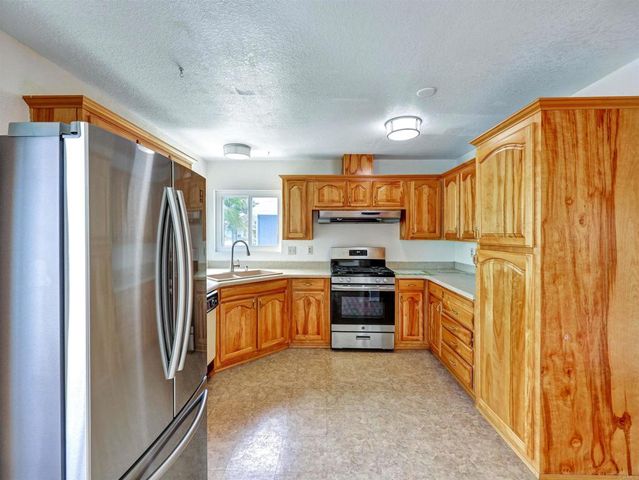 1164 Via Santa Paulo, Vista, CA 92081