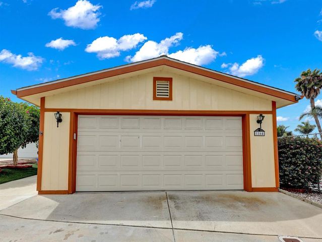 1164 Via Santa Paulo, Vista, CA 92081