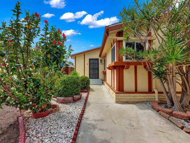 1164 Via Santa Paulo, Vista, CA 92081