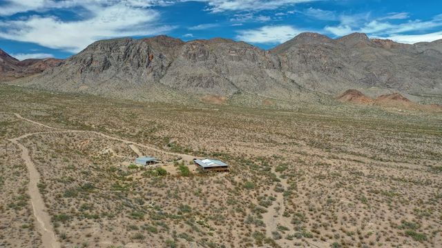 299 Descansos Con Dios, Terlingua, TX 79852