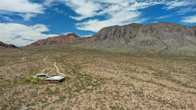 299 Descansos Con Dios, Terlingua, TX 79852