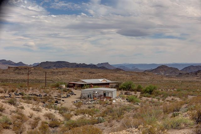 299 Descansos Con Dios, Terlingua, TX 79852