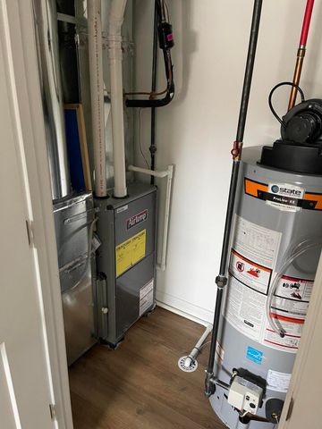 915 Paula Court, Hobart, IN 46342