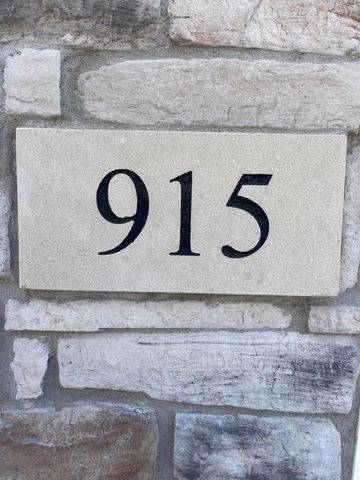 915 Paula Court, Hobart, IN 46342