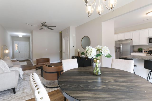 915 Paula Court, Hobart, IN 46342