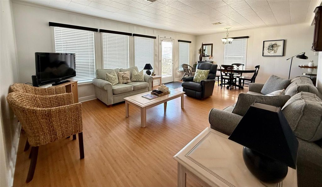 12925 John Reynolds Road, Galveston, TX 77554