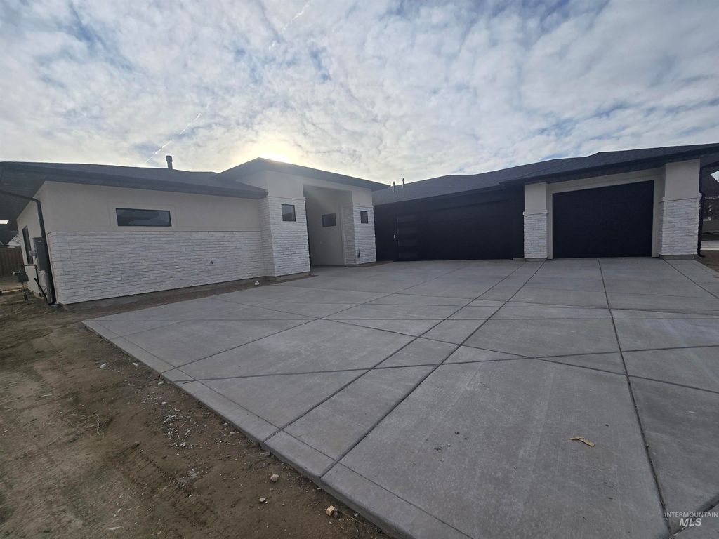 1517 Mountain View Dr., Twin Falls, ID 83301